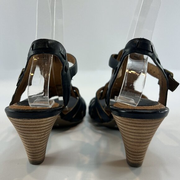 Clarks Artisan Leather Sandals - Picture 6 of 12